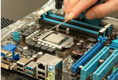 主板報(bào)警 主板報(bào)警