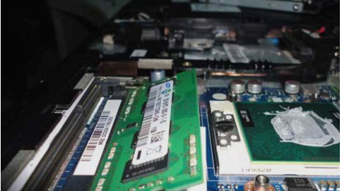 開機(jī)花屏 開機(jī)花屏