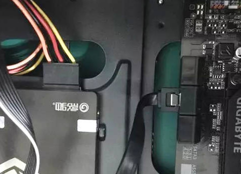 如何組裝臺式電腦