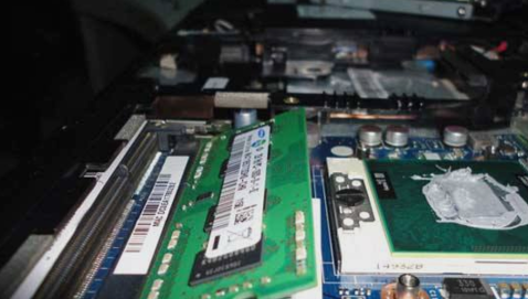 電腦花屏 電腦花屏